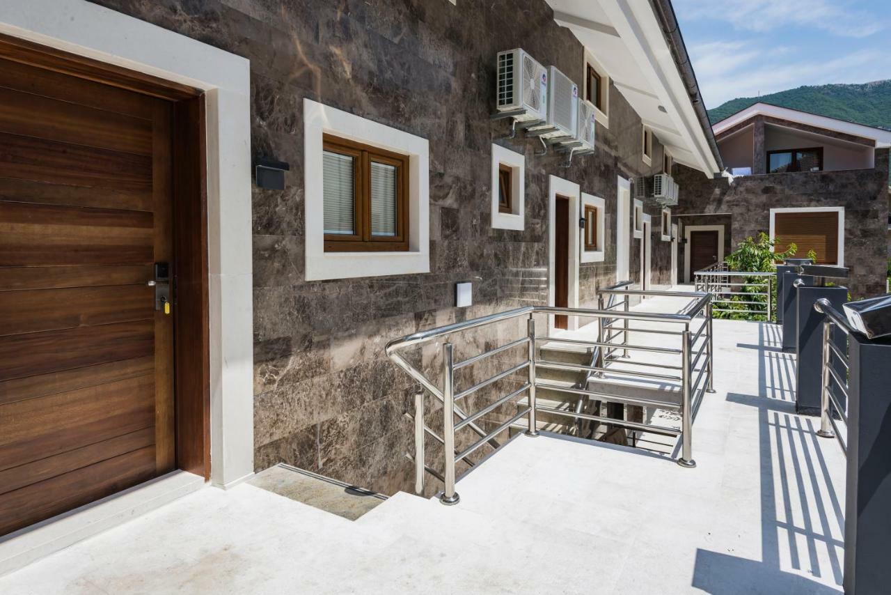 Waikiki Apartments ติวัต ภายนอก รูปภาพ