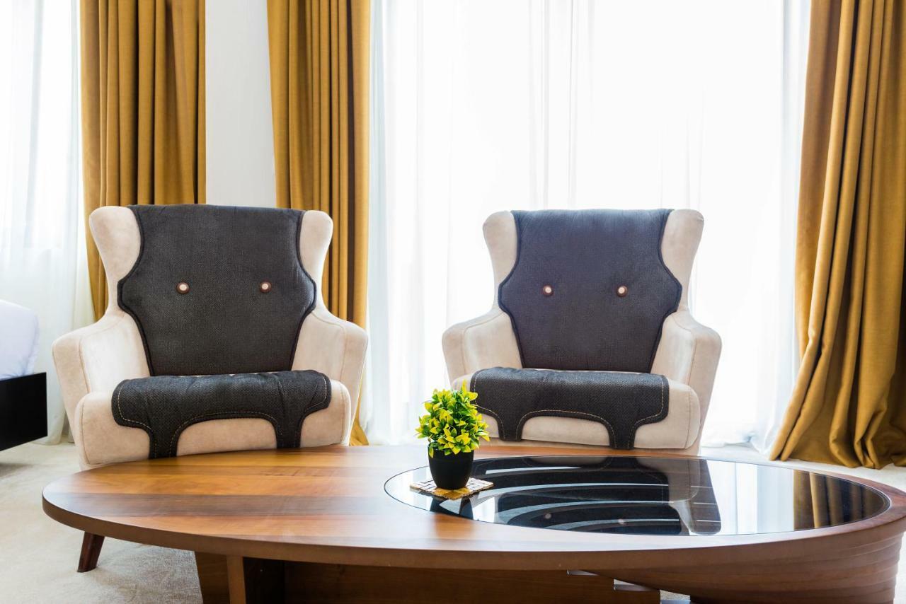 Waikiki Apartments ติวัต ภายนอก รูปภาพ