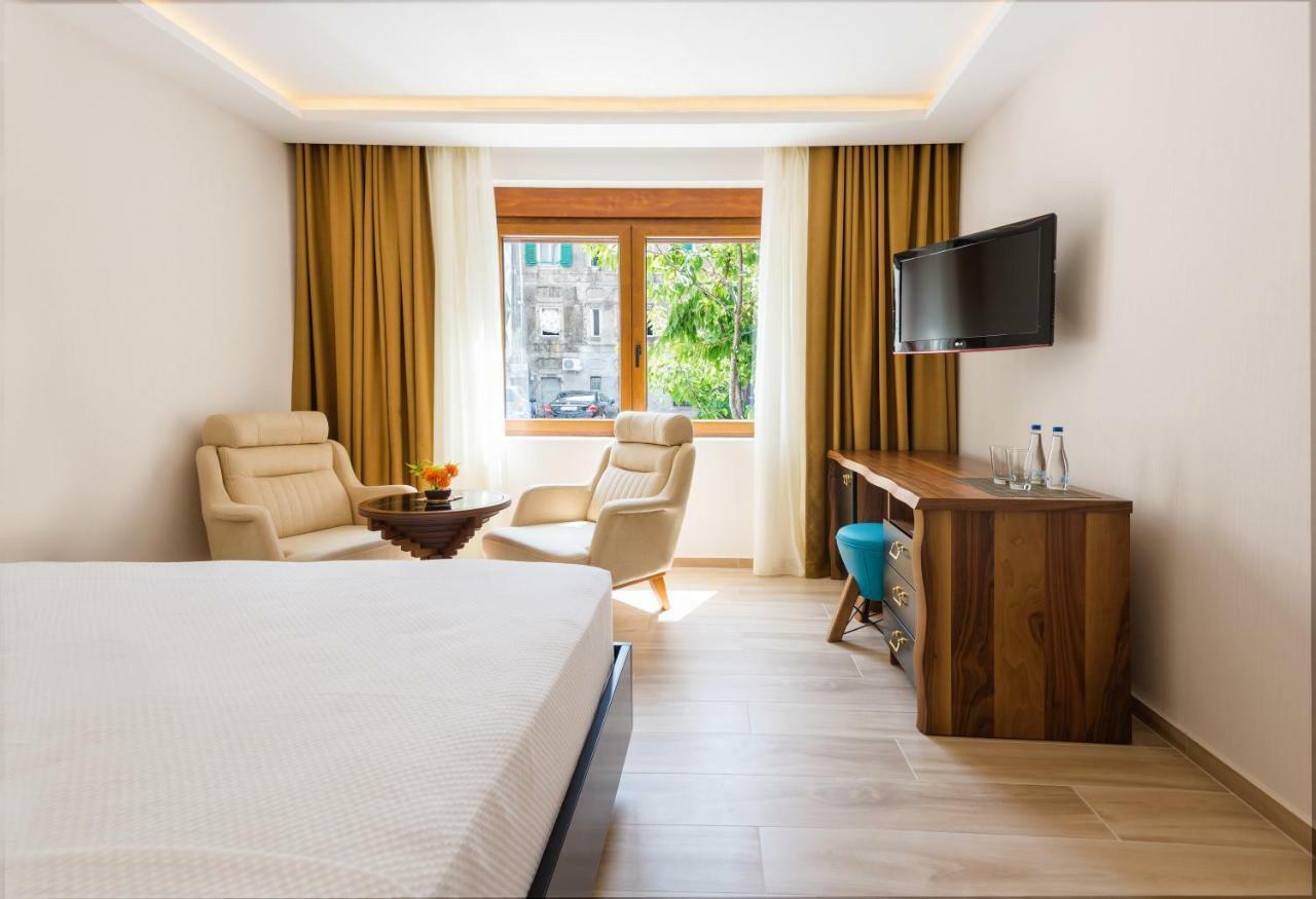 Waikiki Apartments ติวัต ภายนอก รูปภาพ