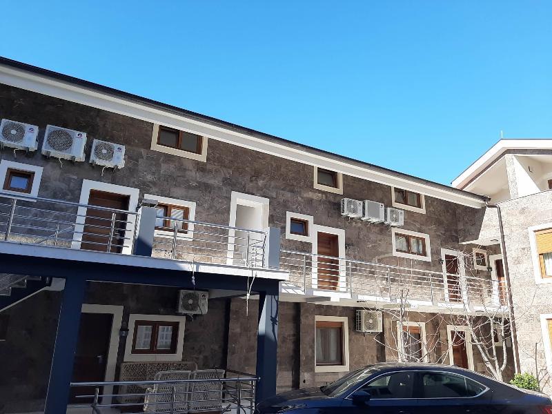 Waikiki Apartments ติวัต ภายนอก รูปภาพ